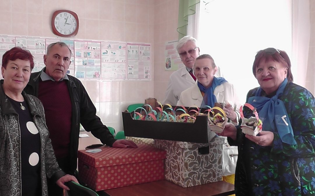 Благотворительность приходит с раскрытыми ладонями